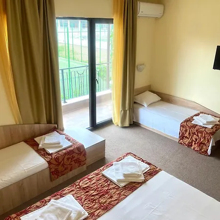 Hotel Maria Garden 3*